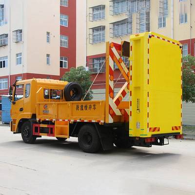 東風錦程12T防撞車 道路施工與高速作業的安全守護者